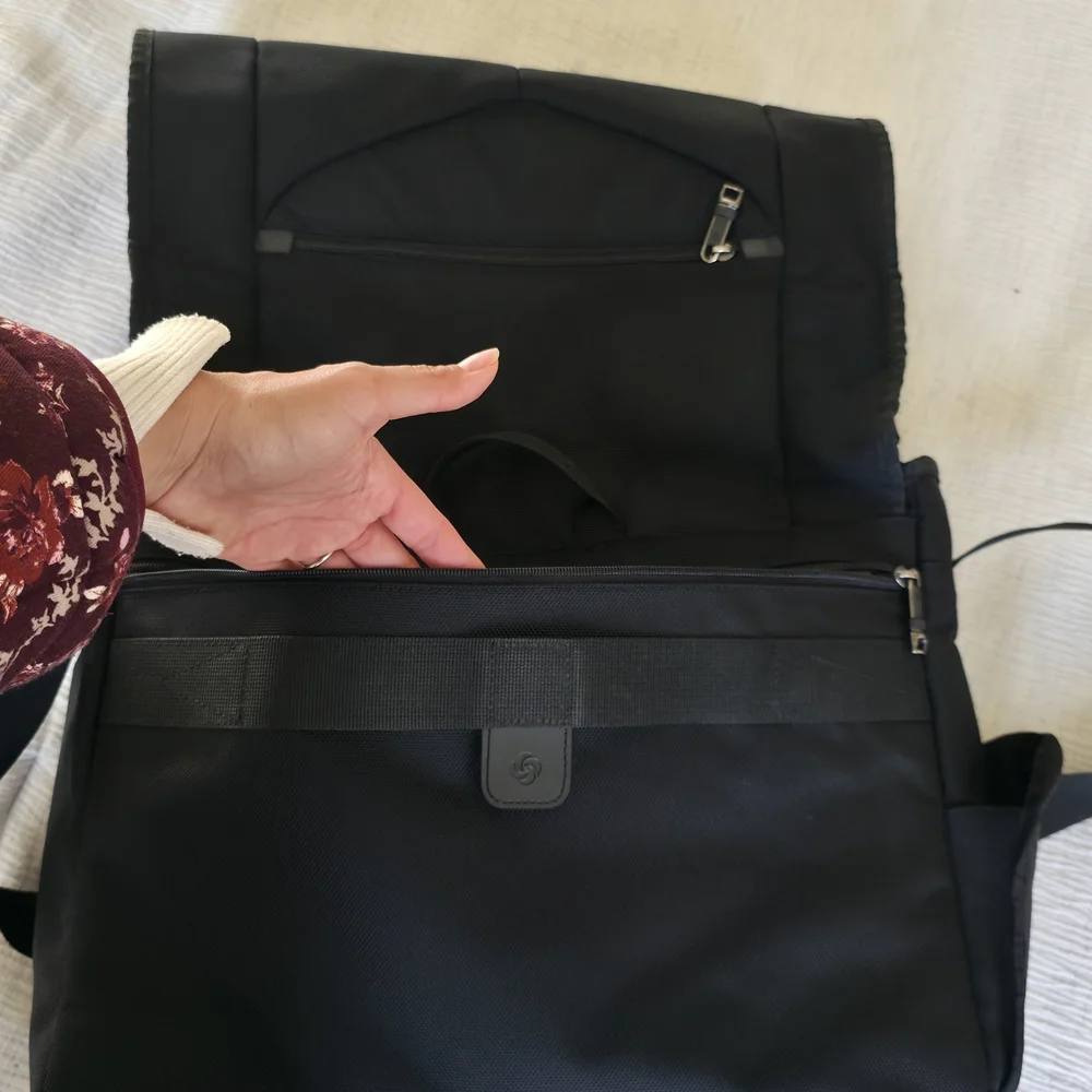 Samsonite Black Laptop Bag Messenger Travel Business Shoulder Zip Compartments